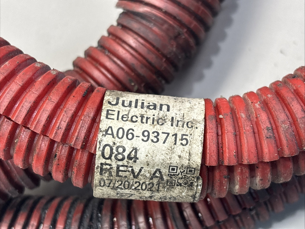 Freightliner A06-93715-084 Cable-Positive, 4/0, LONG,  90-1/2 x 3/8".  7ft