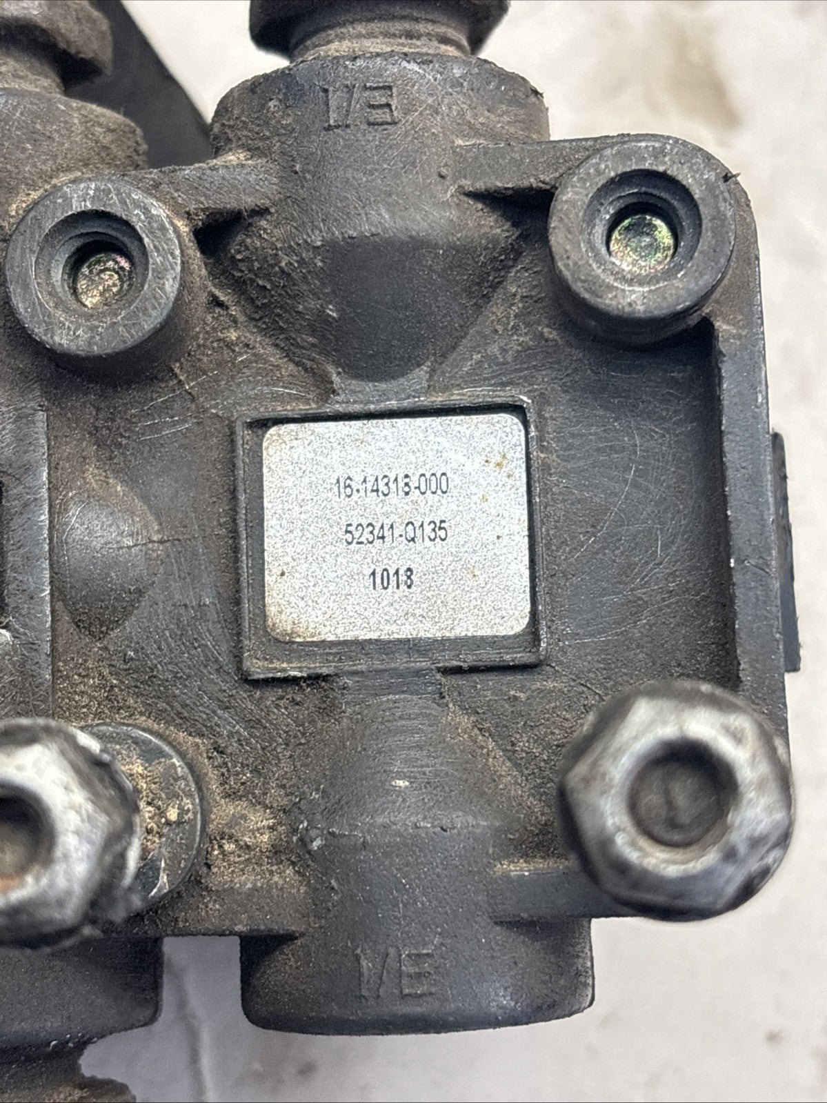 2023 Freightliner Cascadia 126 Height Control Leveling Valve 16-14318-000