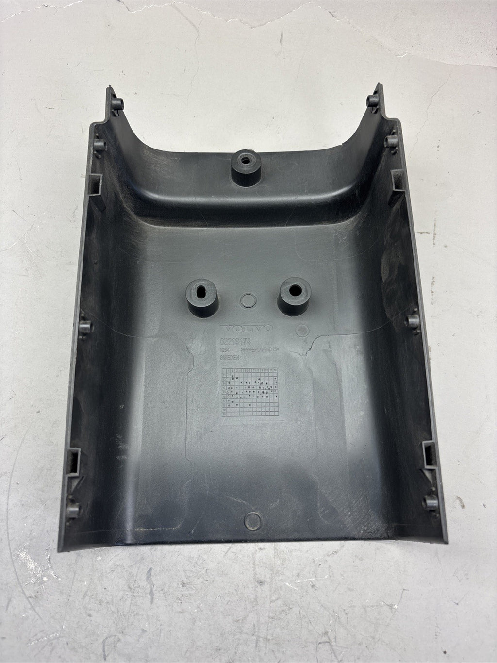 2019-2023  VOLVO VNL 760 D13 FRONT DASH STEERING COVER PLASTIC 82219174 OEM