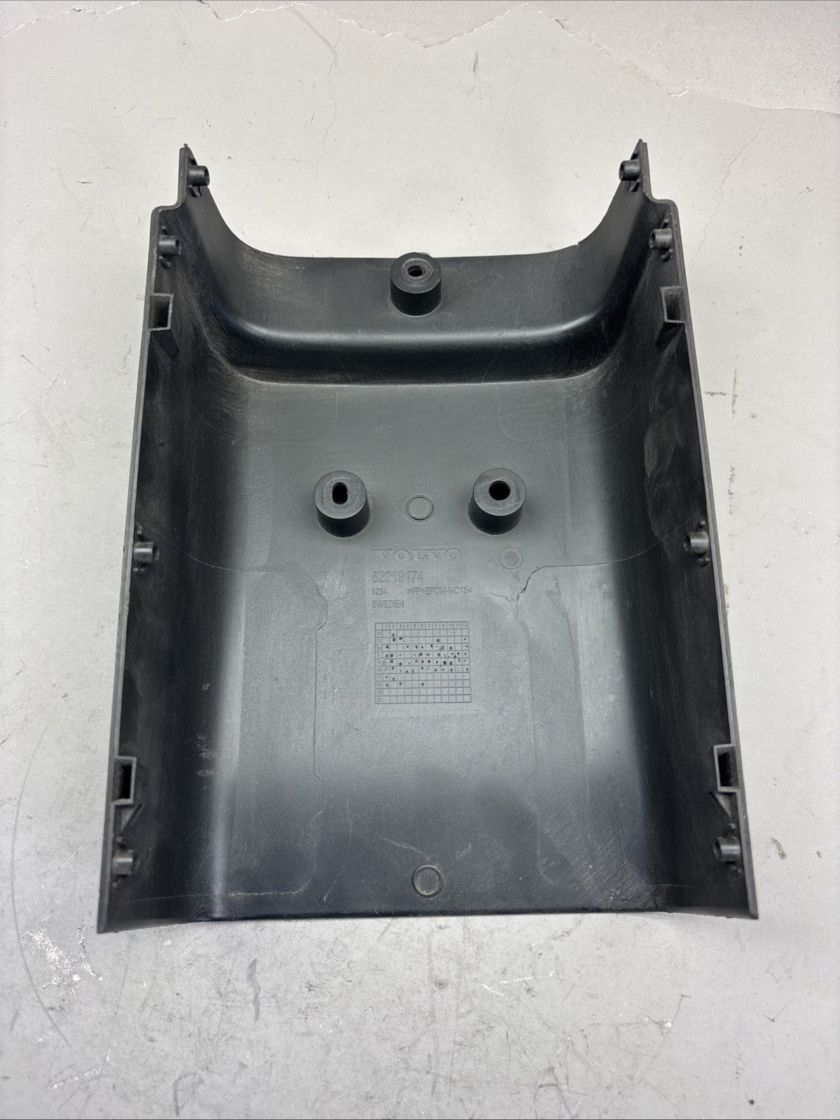 2019-2023  VOLVO VNL 760 D13 FRONT DASH STEERING COVER PLASTIC 82219174 OEM