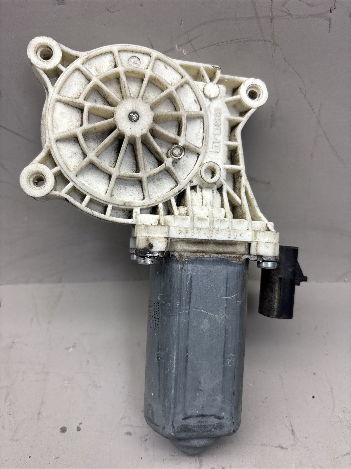 Freightliner Cascadia Front Driver Door Window Glass Regulator Motor A76364-110