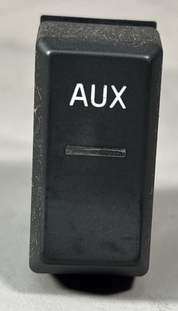 22392545 VOLVO VNL860 D13 FRONT DASH DASHBOARD AUX SWITCH CONTROL