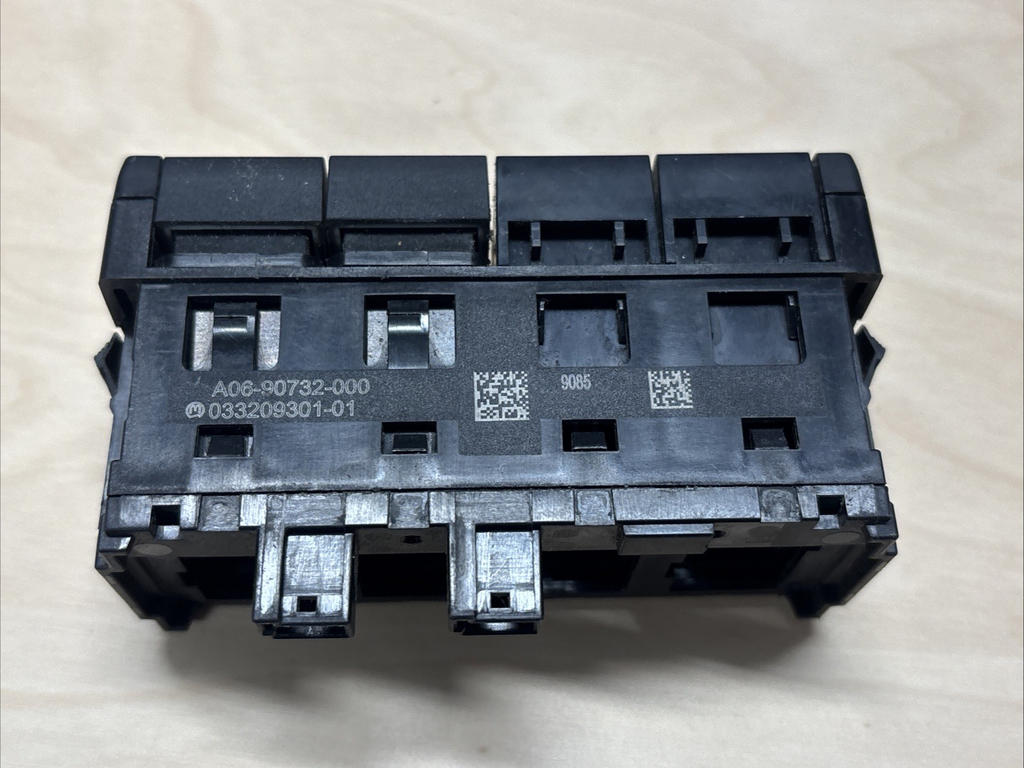 Freightliner Bunk Rocker Switch Panel A06-90732-000