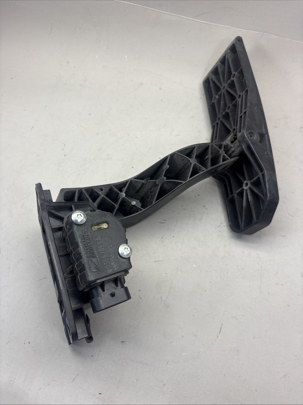 Freightliner Fuel Pedal Assembly A01-33822-001