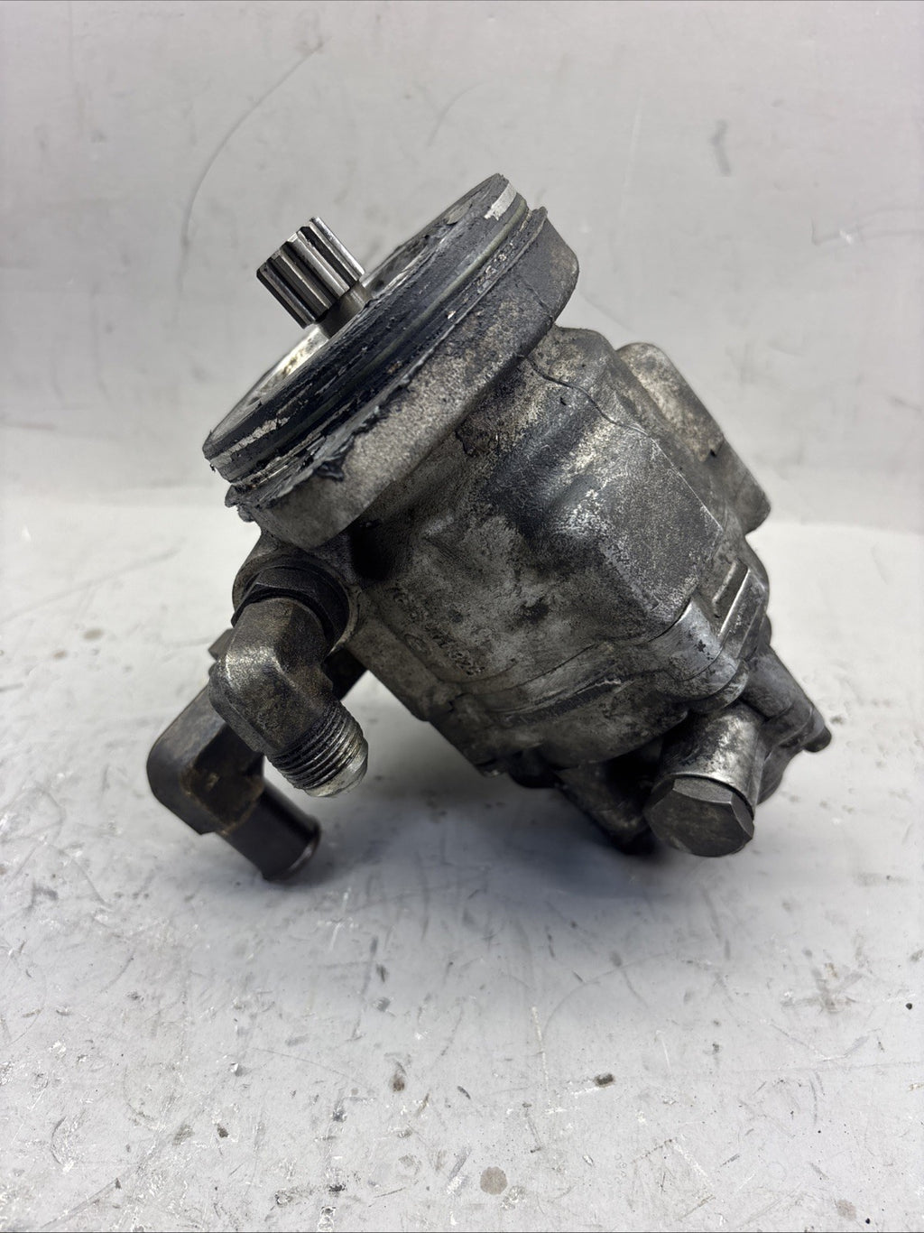 1939436 For PACCAR STEERING PUMP - 17CC MX-11 EPA2013 MX-13 EPA2013