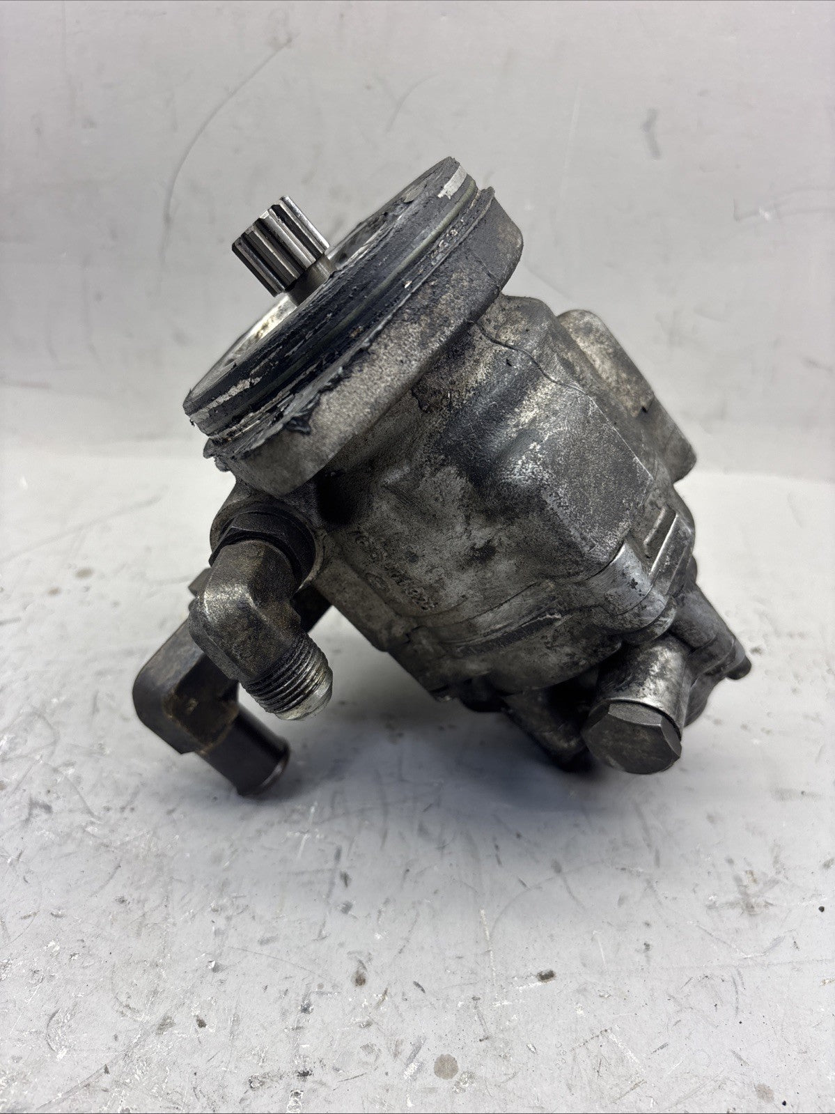 1939436 For PACCAR STEERING PUMP - 17CC MX-11 EPA2013 MX-13 EPA2013