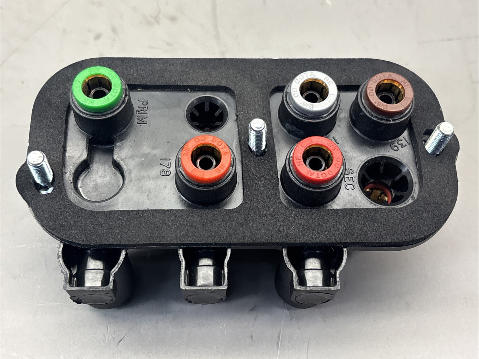 OEM VOLVO MANIFOLD 	22646257 NO ORIGINAL BOX