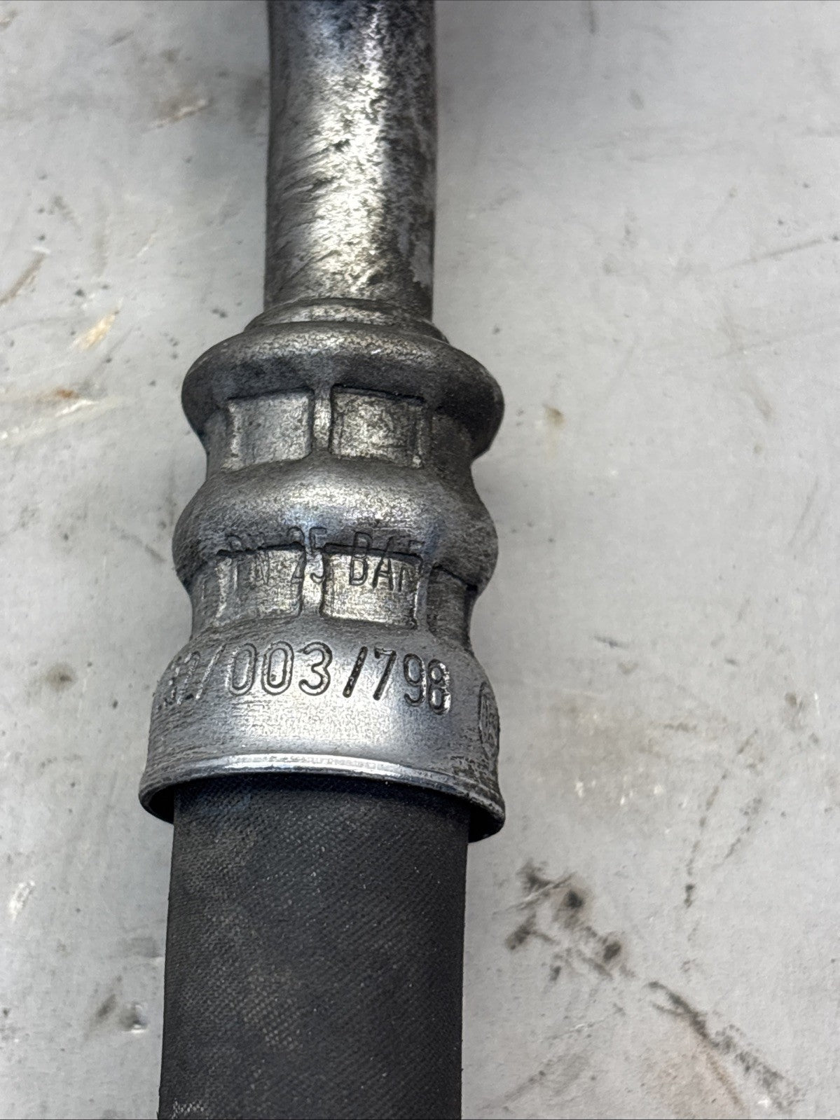 FREIGHTLINER CASCADIA 126 HIGH PRESSURE FUEL LINE A4720707232 003 798 OEM