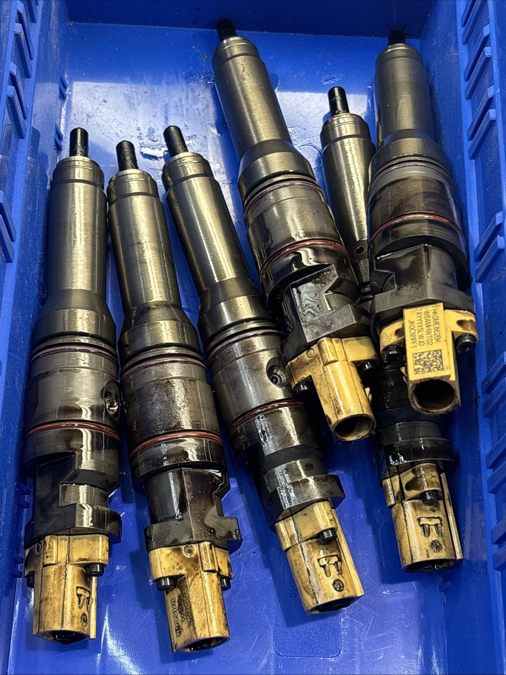 CORE - USED - 6 - Paccar MX13 MX10 Diesel Engine Fuel Injector 2047600PEX