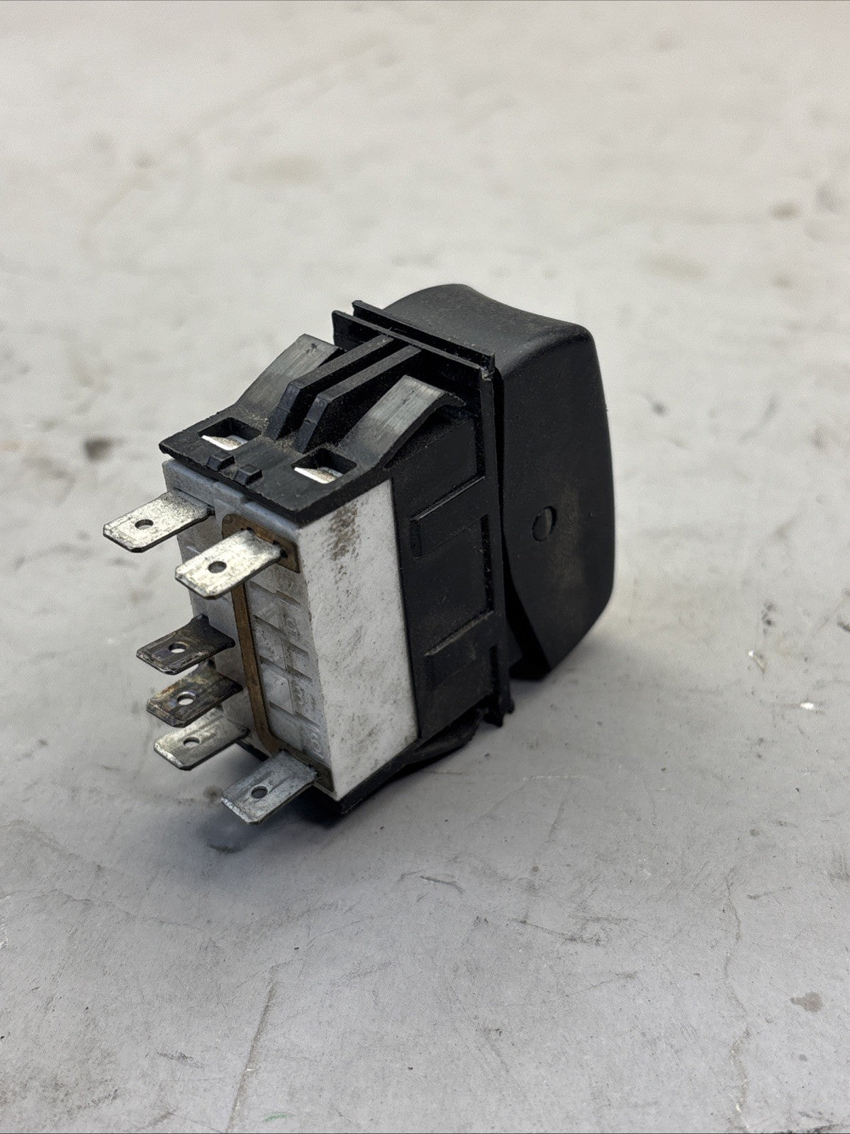 P27-1177-026 2017 PETERBILT 579 ELECTRONIC PART