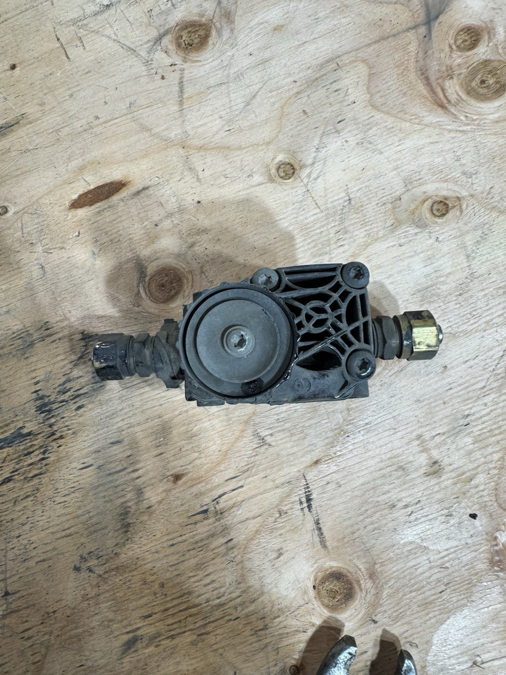 2021 Kenworth  PACCAR BENDIX ABS MODULATOR VALVE K056040