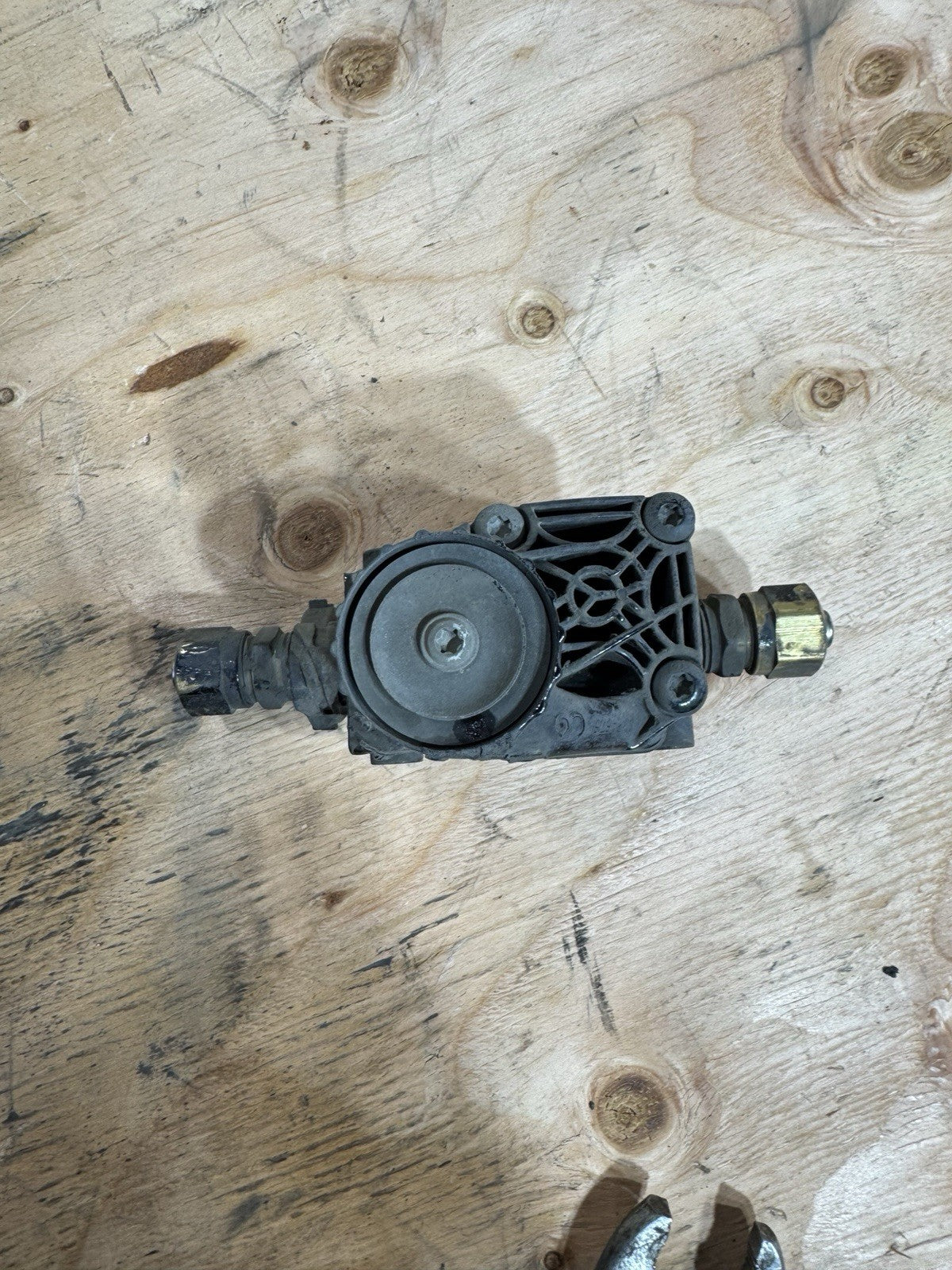 2021 Kenworth  PACCAR BENDIX ABS MODULATOR VALVE K056040