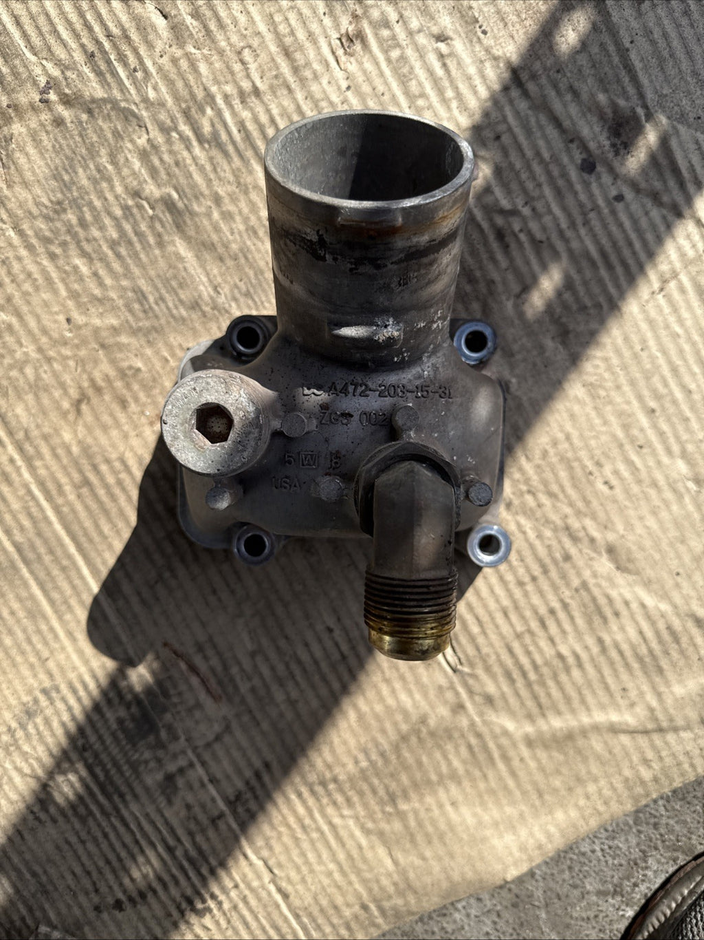 DETROIT DIESEL DD15 ENGINE THERMOSTAT OUTLET WATER ELBOW A4722031531 OEM