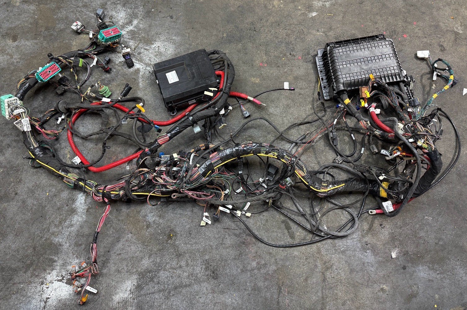 Complete 2019 Freightliner Cascadia In cab wiring harness