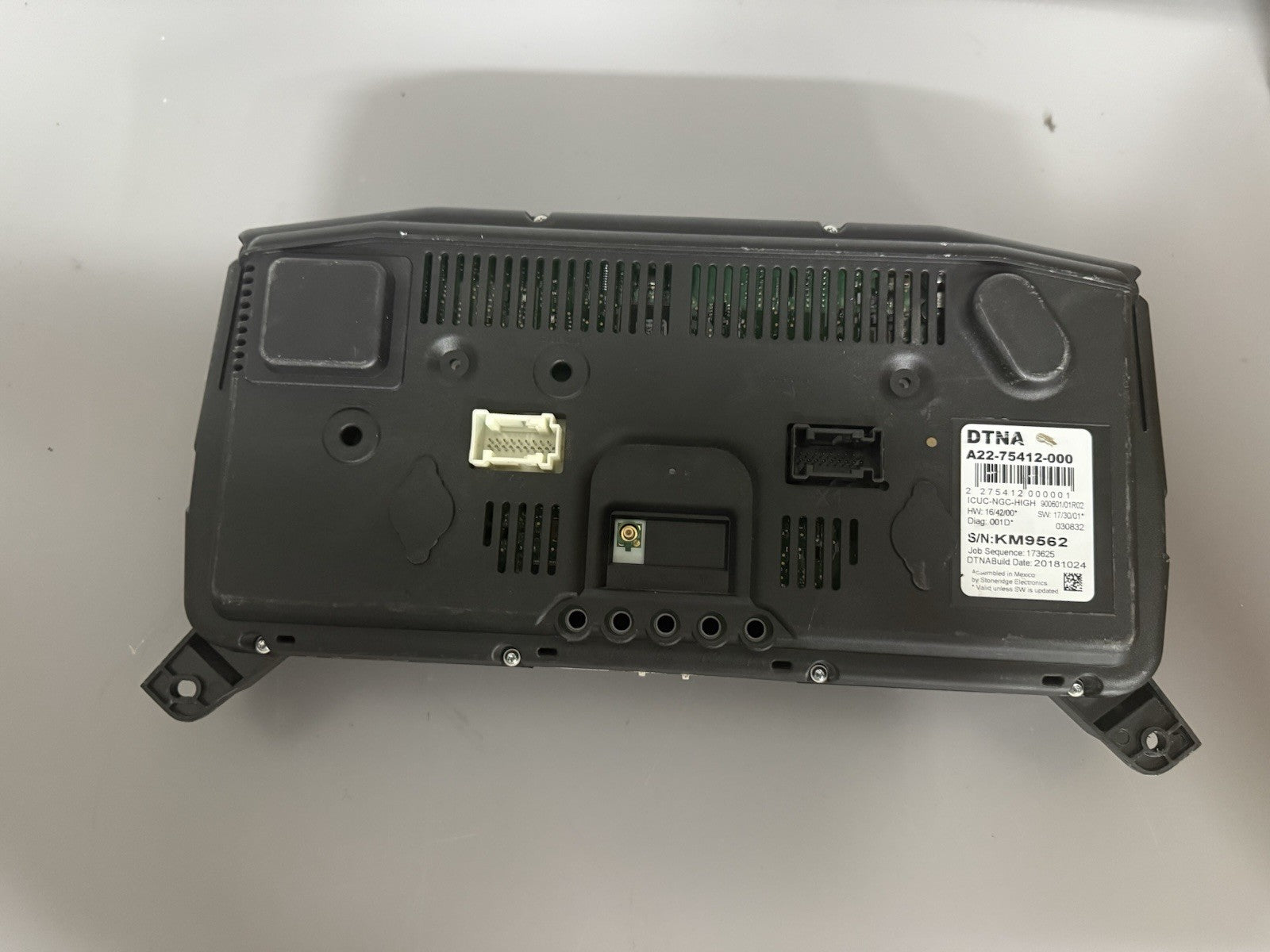 A22-75412-000 FREIGHTLINER CASCADIA 126 GAUGE CLUSTER KM9562 816k miles