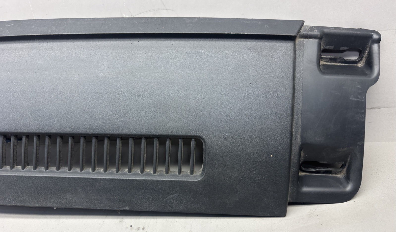 FREIGHTLINER CASCADIA LEFT DASH BOARD VENT PANEL TRIM COWEL 22-73790-010