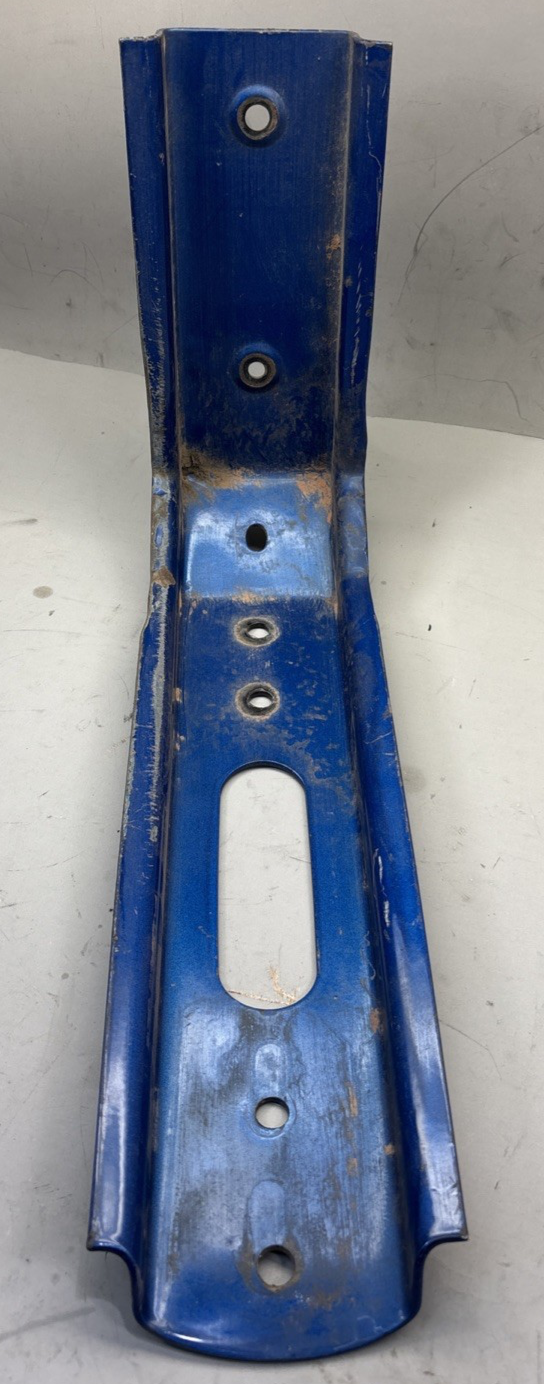 OEM Volvo Cabin Fairing Right Upper Bracket 8079728