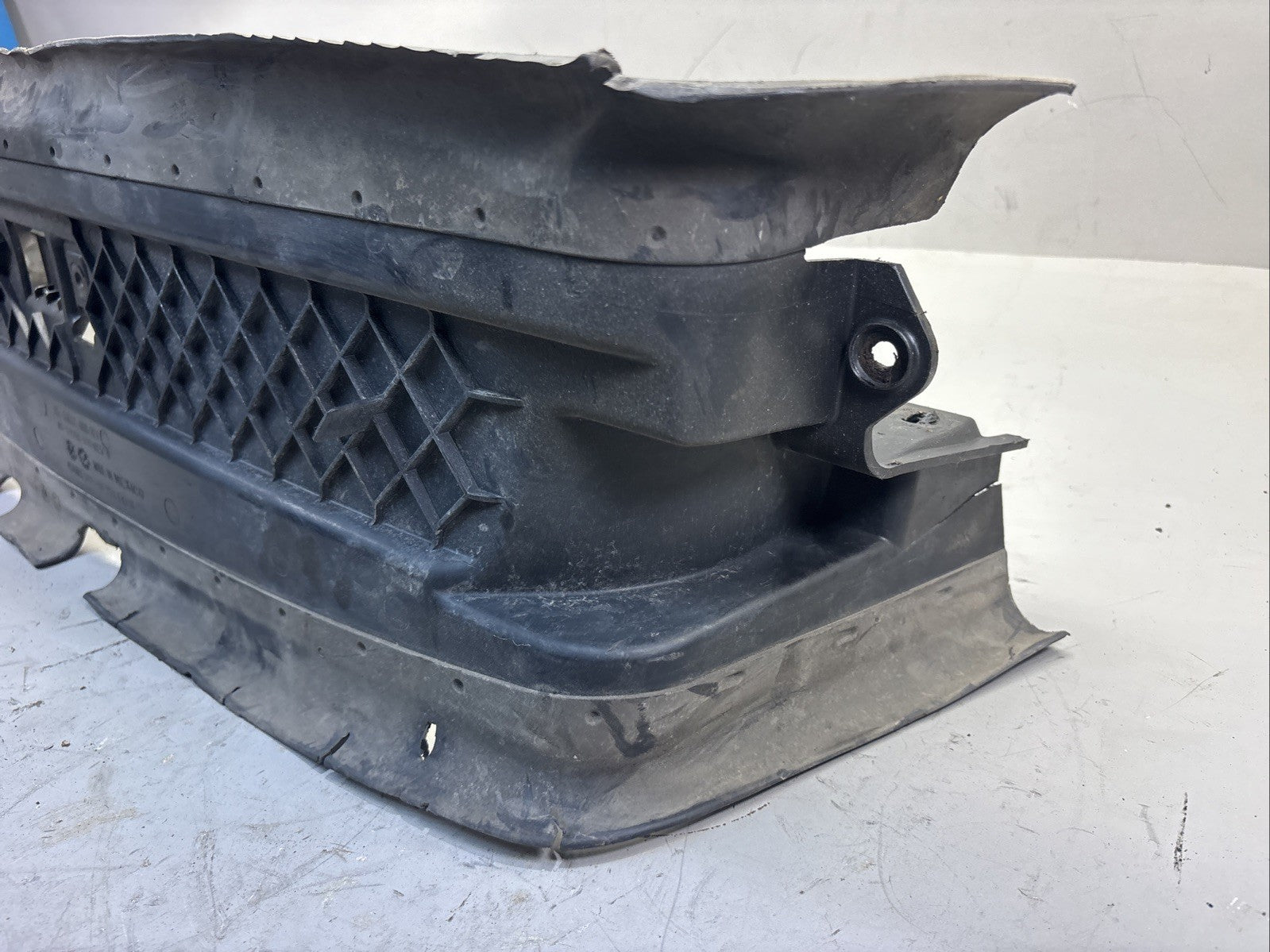05-33032-000 FREIGHTLINER CASCADIA 126 AIR INTAKE