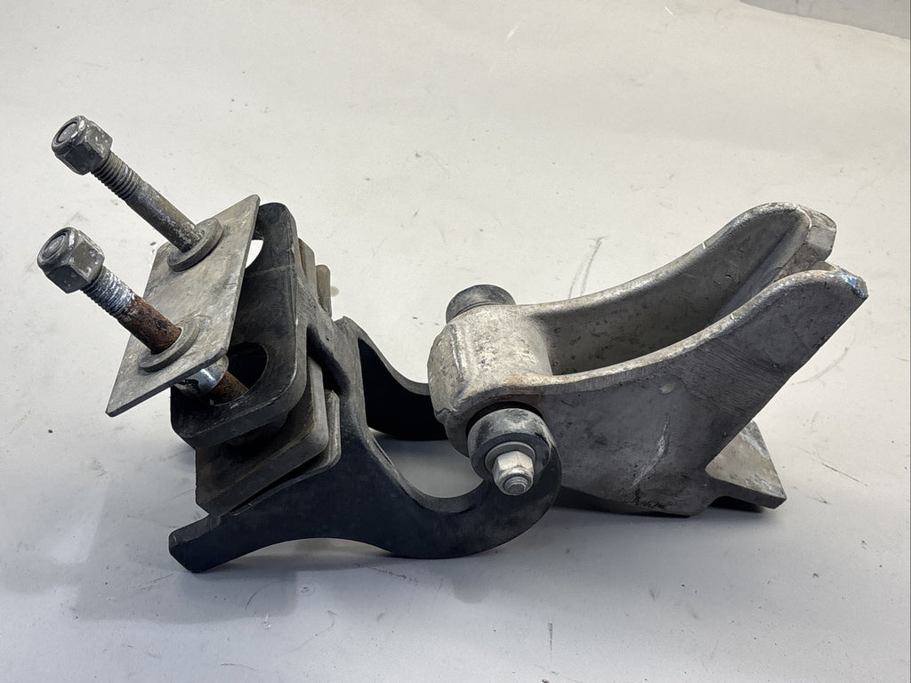 PACCAR   Hood Hinge/Pivot  (Off KW T680)  PNs: L48-6113 / L48-6108  (TAG# 5390)