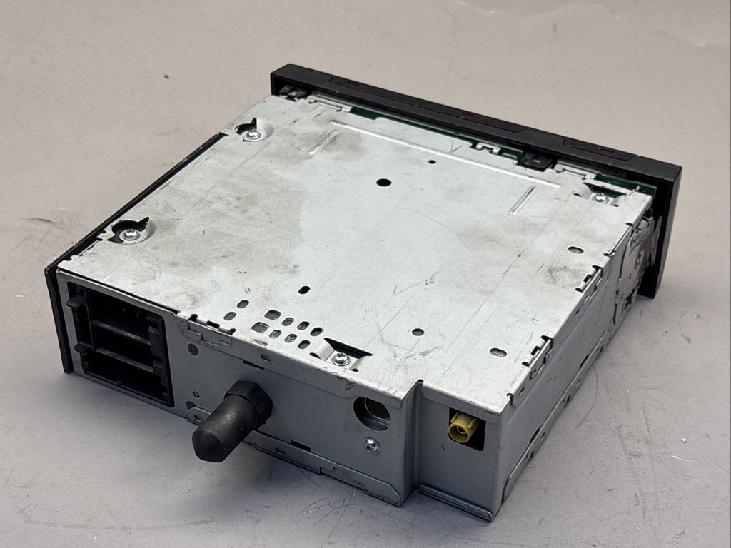 A22-74389-000 Freightliner Radio 24137737
