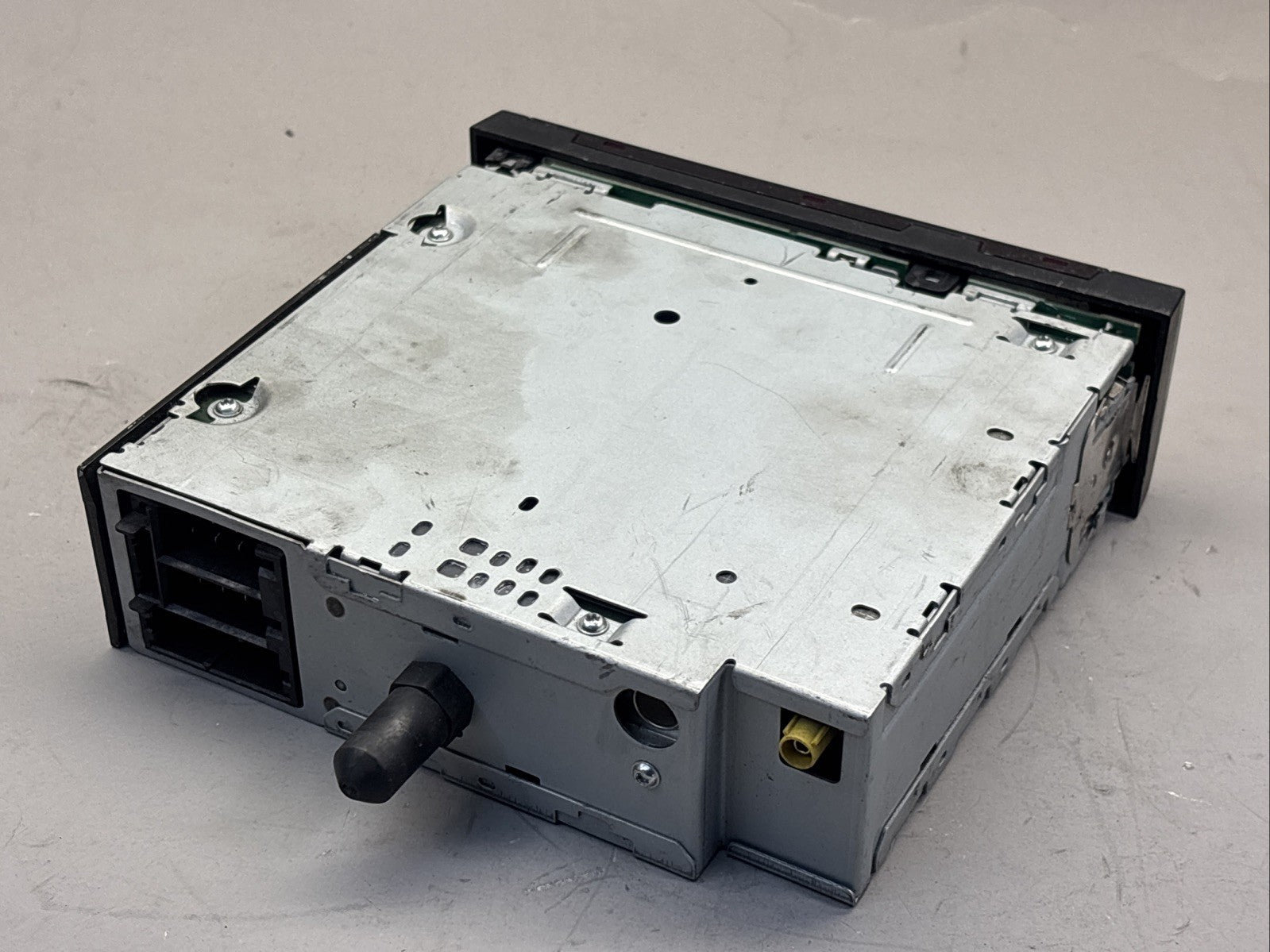 A22-74389-000 Freightliner Radio 24137737
