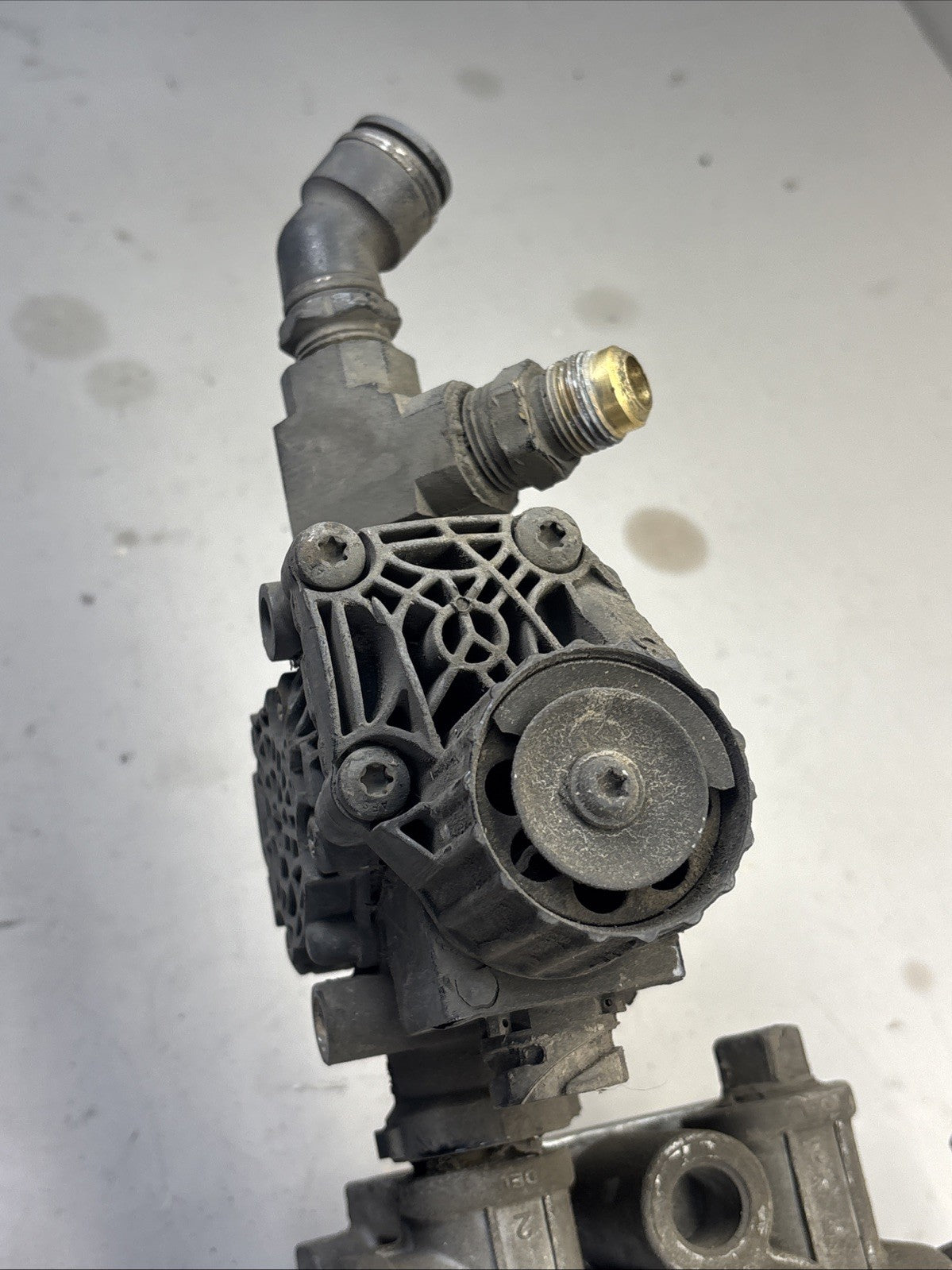 BENDIX ESSEMBLY  VALVE T-5019483 W/ ABS VALVE BENDIX K056040 ABS MODULATOR VALVE
