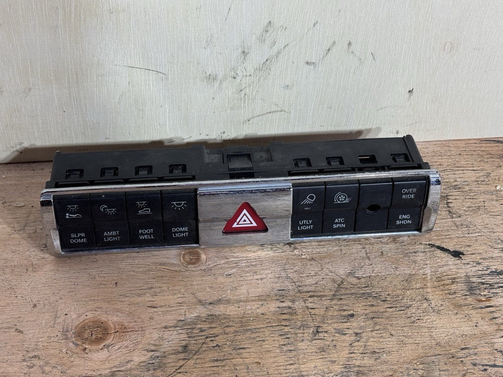 OEM FREIGHTLINER CASCADIA 126 PRIMARY SWITCH A06-90731-001