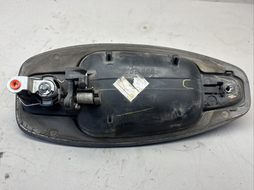 KENWORTH T680 RIGHT PASSENGER DOOR HANDLE OEM R56-1158R
