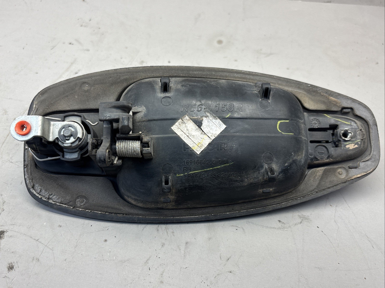 KENWORTH T680 RIGHT PASSENGER DOOR HANDLE OEM R56-1158R