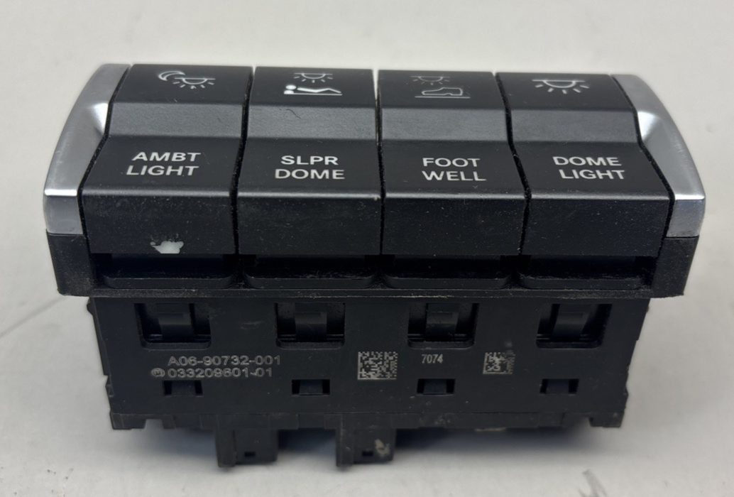 Freightliner Rocker Switch Panel  A06-90732-001