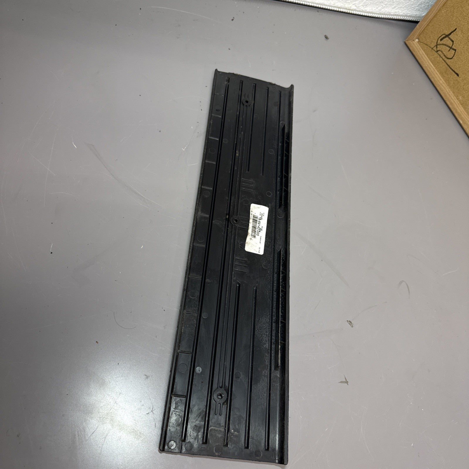 2018-24 FREIGHTLINER CASCADIA LEFT DOOR SILL PLATE PANEL COVER 18-69143-000 OEM