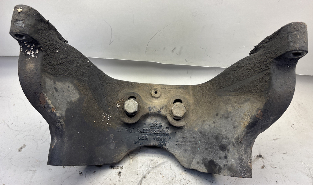 Detroit DD15 Engine Mount - Used | P/N A4722232104