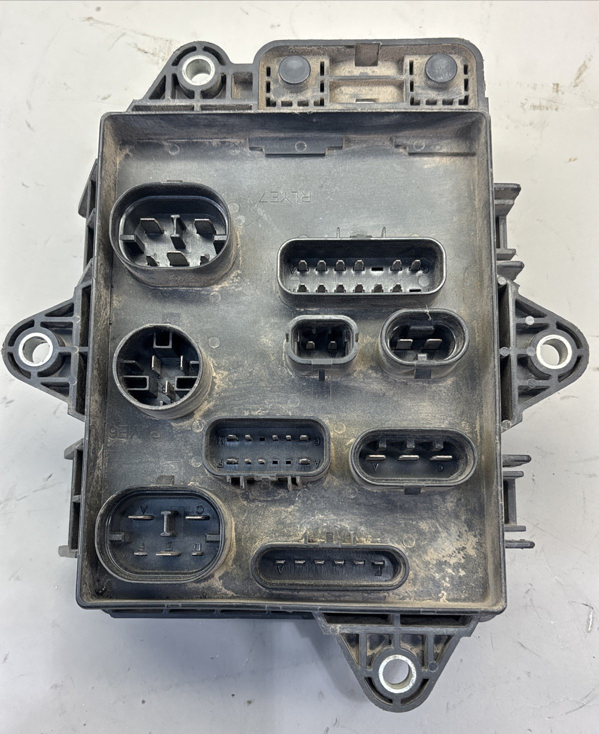 Replaces 23909810-01 VOLVO VNL FUSE BOX