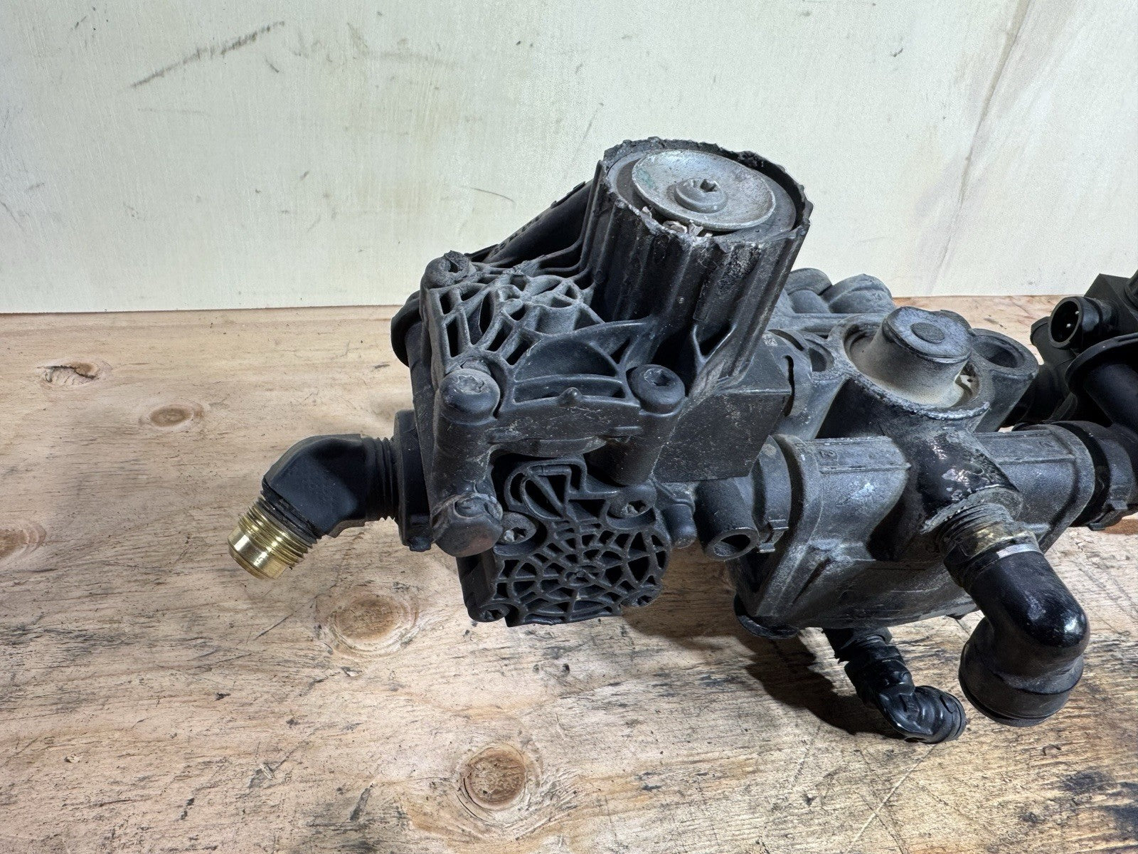 2021 Kenworth T680 Bendix  Brake Valve Assembly  D591-309 / K056040 / M-40HF