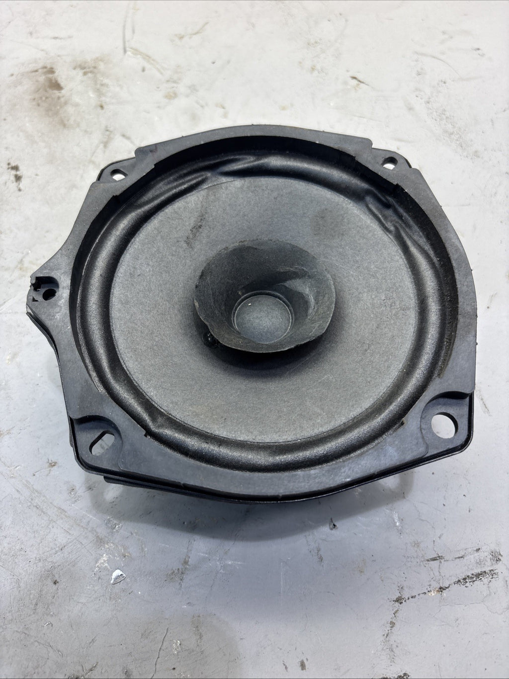 2022 VOLVO VNL860 D13 REAR LEFT SIDE LOUDSPEAKER AUDIO SPEAKER 23488801 OEM