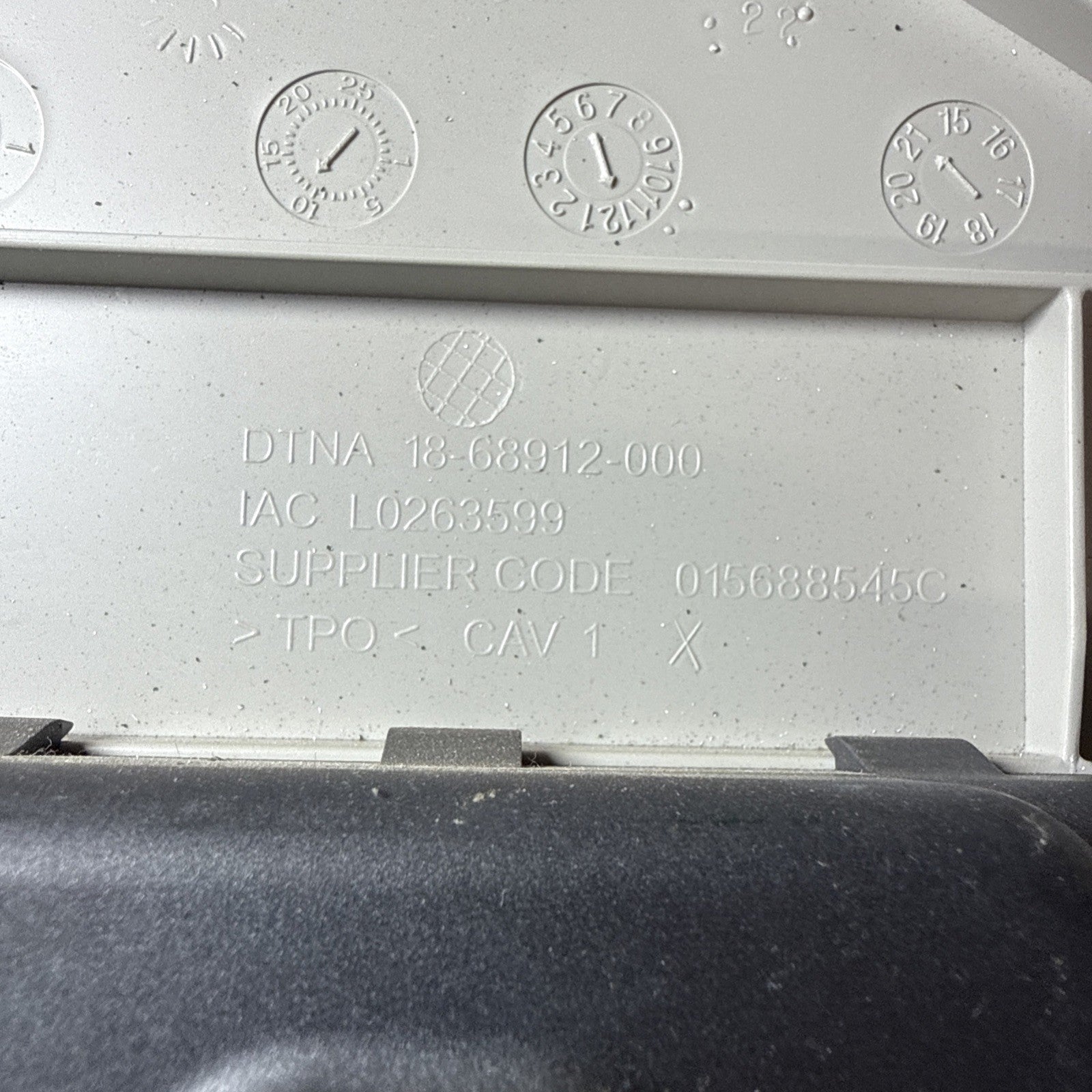 2021 FREIGHTLINER CASCADIA INTERIOR CABINET 18-68912-000