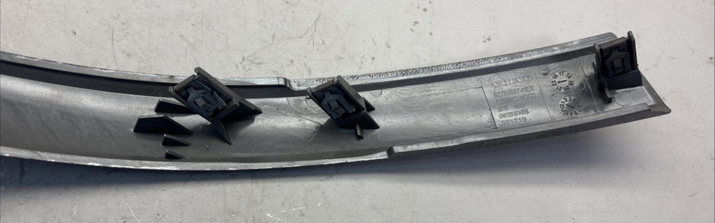 2019-2023 VOLVO VNL 760 FRONT RIGHT SIDE INTERIOR MOLDING TRIM 82755897