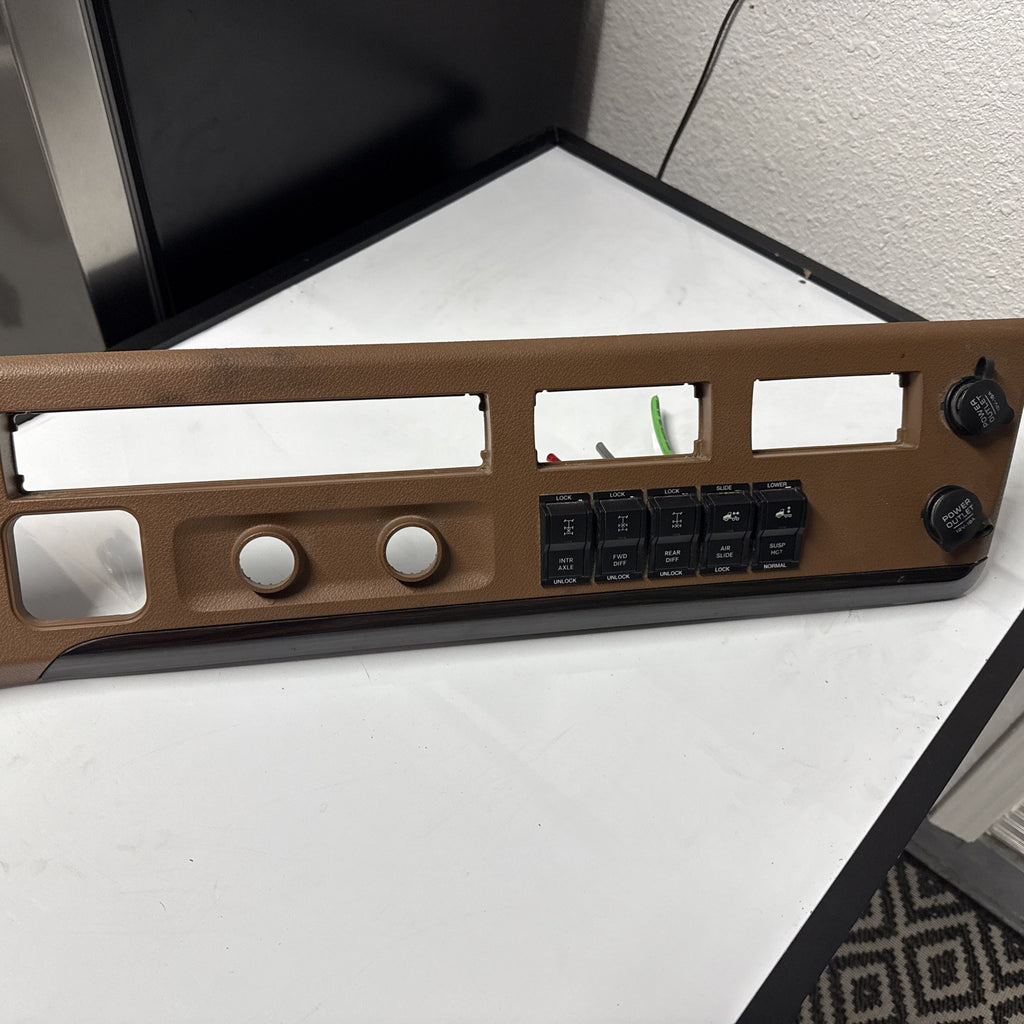 A22-73789-007 FREIGHTLINER CASCADIA 126 DASH PANEL 3626376