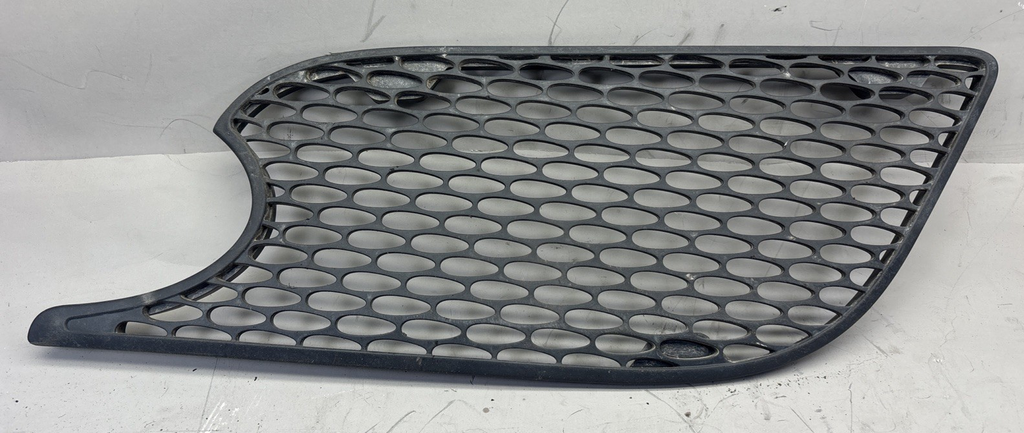 L46-6062 Genuine Paccar Peterbilt Air Intake Screen RH/S OEM DAMAGE