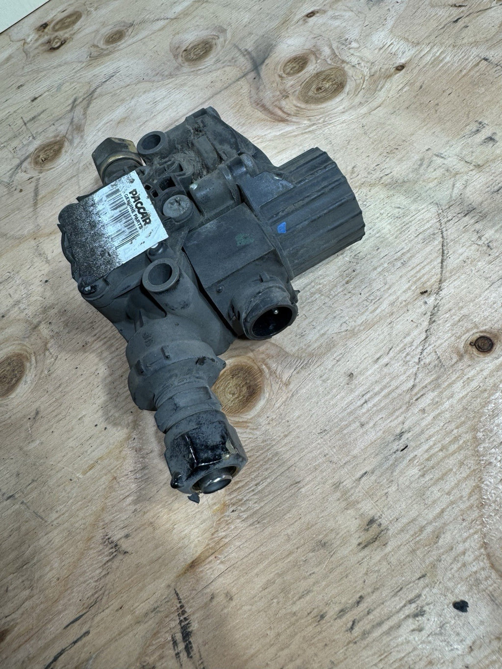 2021 Kenworth  PACCAR BENDIX ABS MODULATOR VALVE K056040
