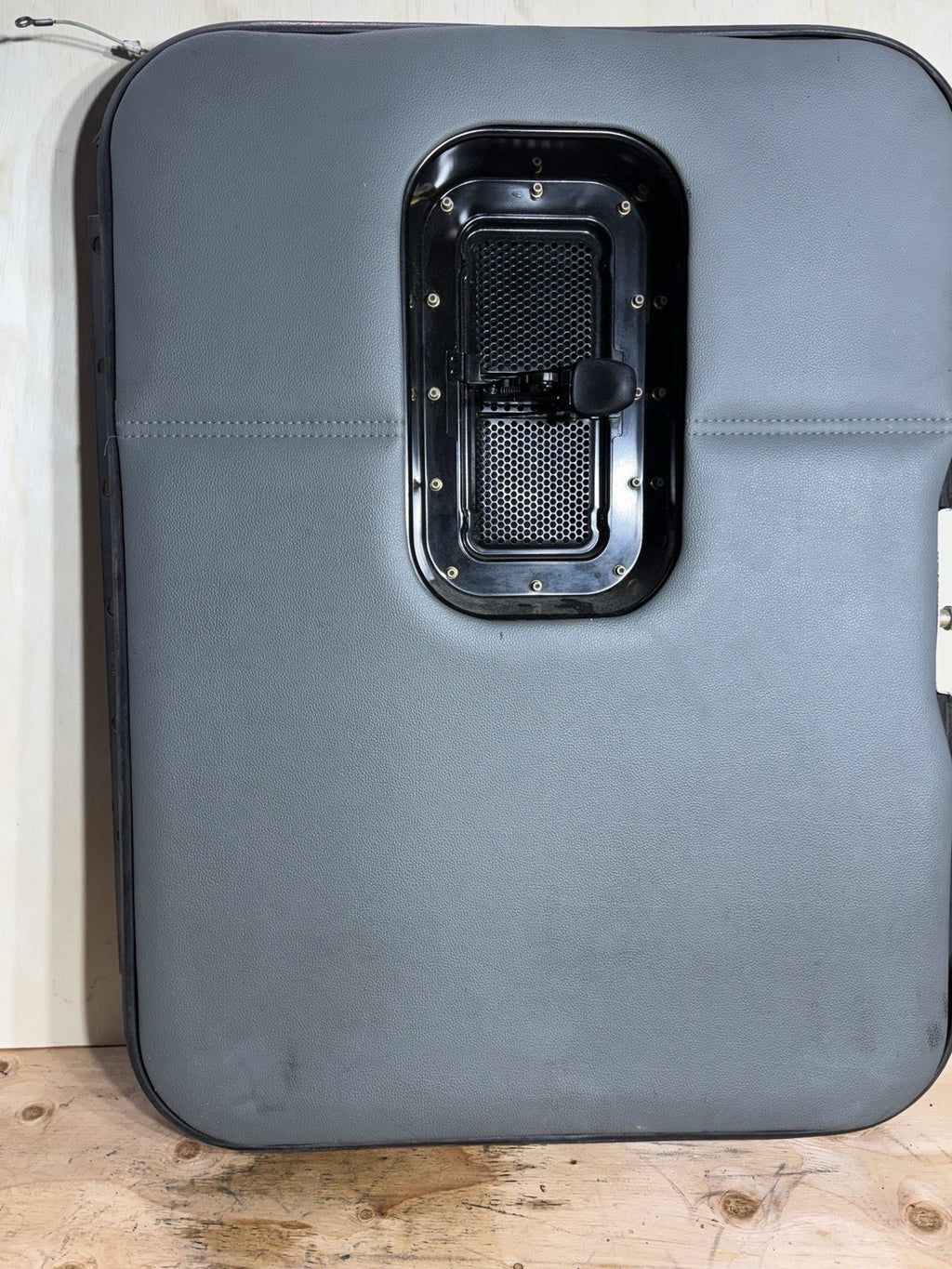 2021  KENWORTH T680 PACCAR RIGHT SIDE SLEEPER CAB COMPARTMENT DOOR LID OEM