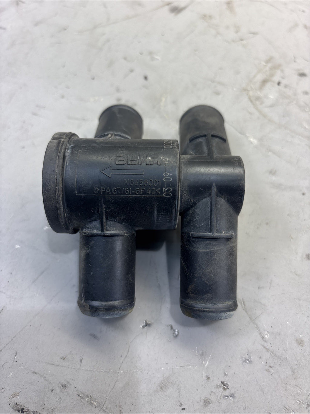 OEM VOLVO VNL HEATER HOSE VALVE  P/N: 20989415