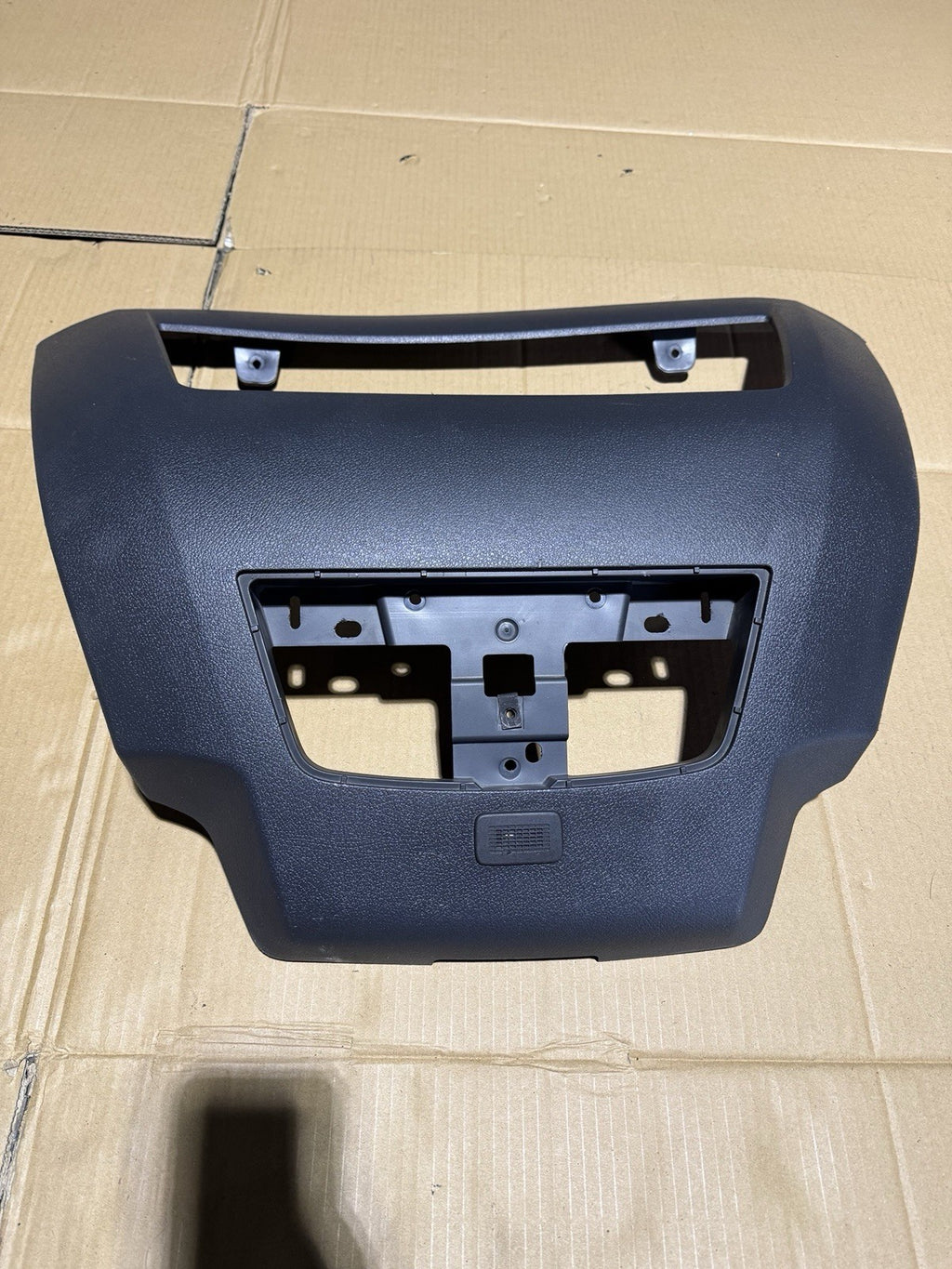 18-68902-000 Center Overhead Console Bezel Freightliner Cascadia