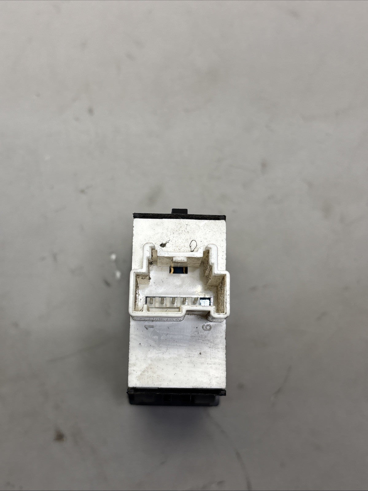 2020-2025 KENWORTH T680 T880 DASH FLOOD LIGHT LAMP SWITCH P27-1244-001-01
