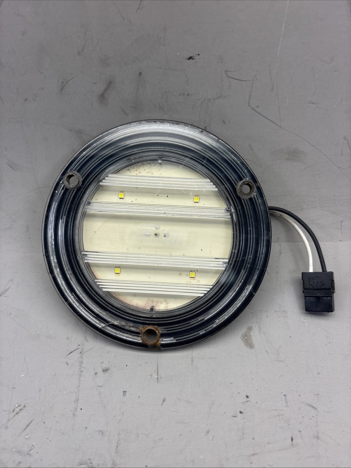 A06-86170-000 Utility Light Led for Freightliner SMALL DAMAGE