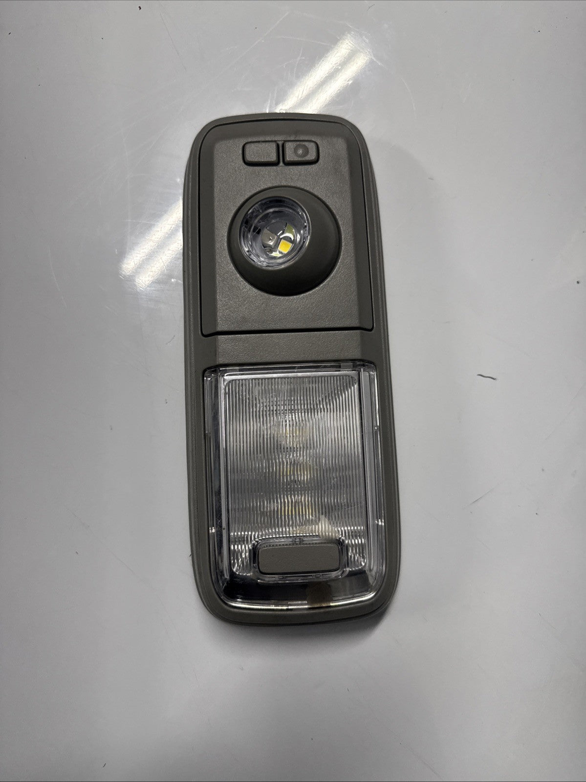 2018-2024 VOLVO VNL 860 FRONT INTERIOR DOME LIGHT LAMP 22969737 OEM TESTED