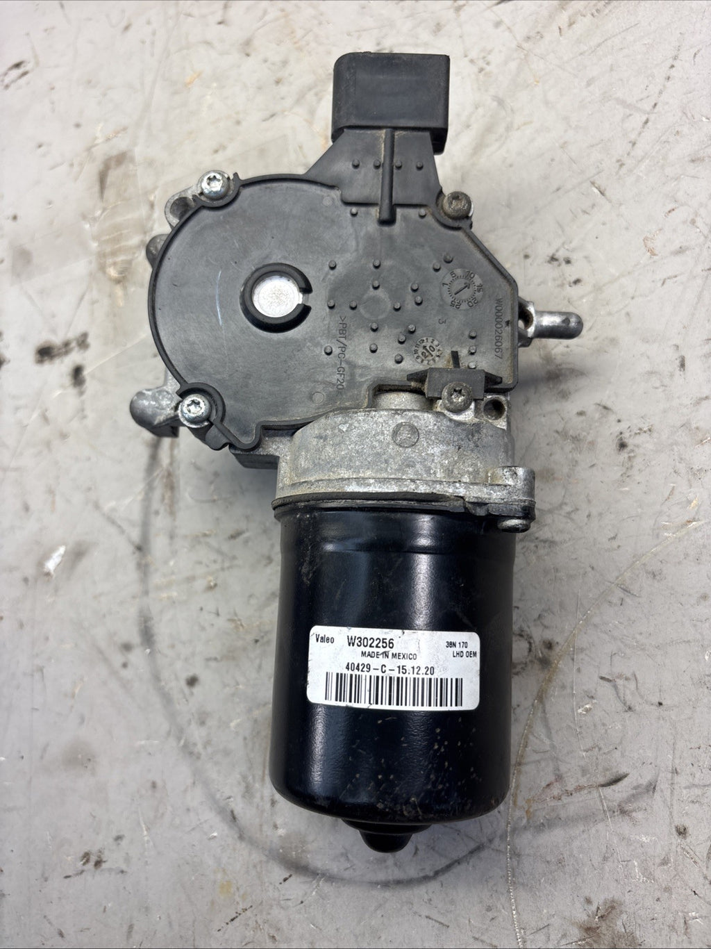 FREIGHTLINER CASCADIA 126 WINDSHIELD WIPER MOTOR W000026067 / W302256