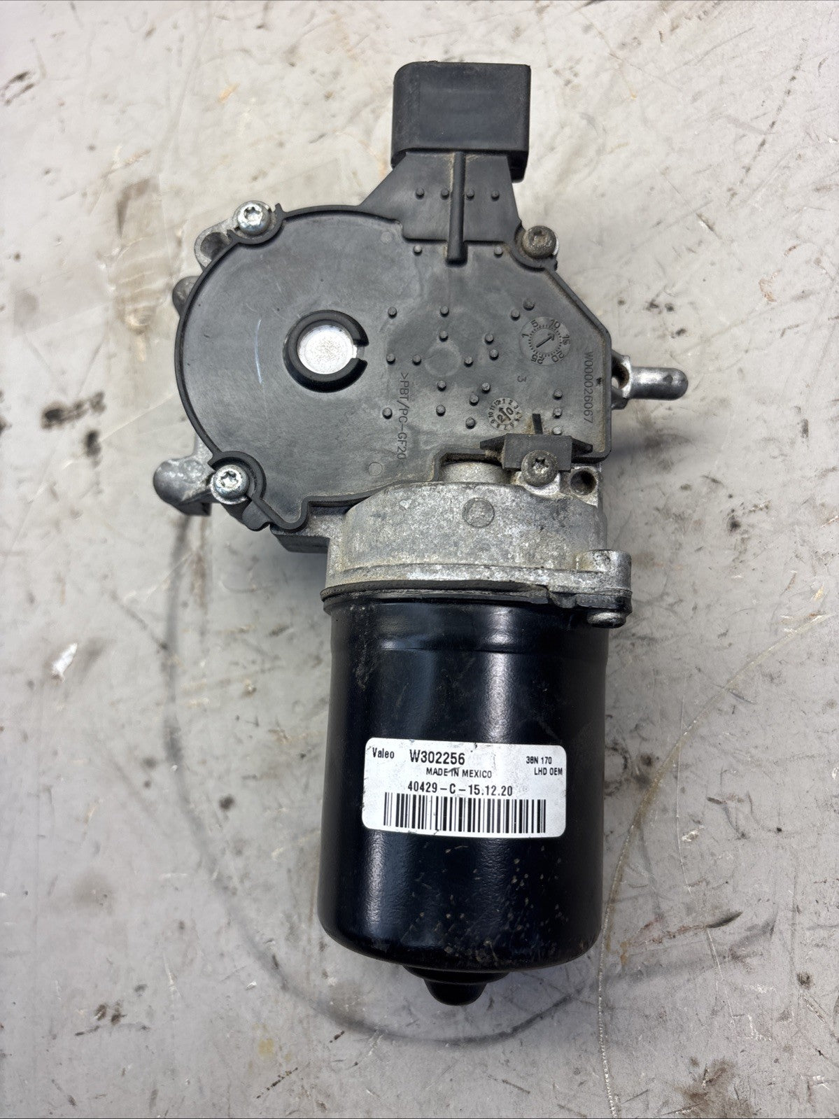 FREIGHTLINER CASCADIA 126 WINDSHIELD WIPER MOTOR W000026067 / W302256