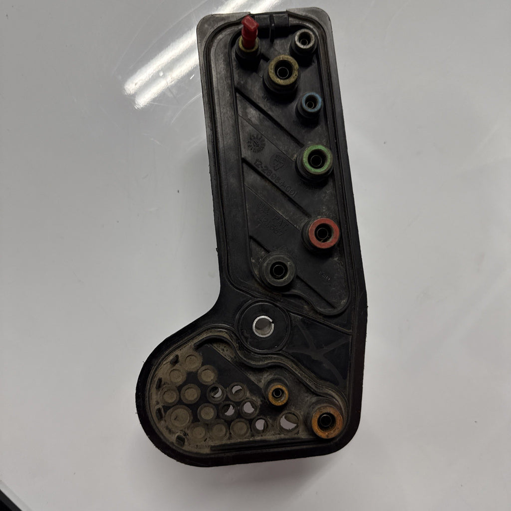 Freightliner Bulkhead Air Mainfold With Switches 12-26964-001 From 2018 Cascadia