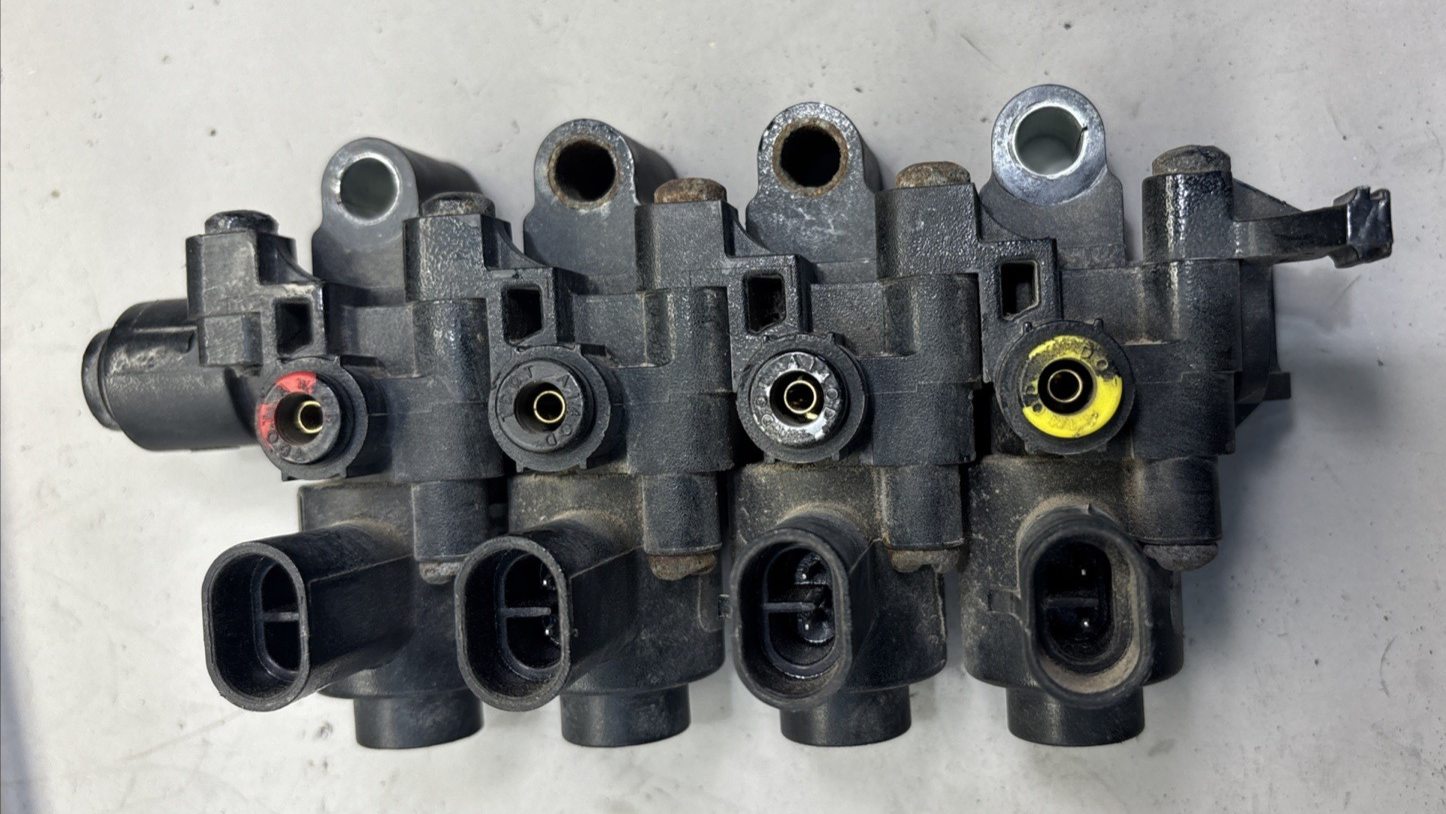 2022   BENDIX AIR MANIFOLD SOLENOID  K052287 OEM-K136099.